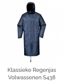 Klassieke regenjas S438 in blauw met een link naar het artikel.