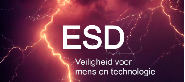Afbeelding van een donkere nachthemel met oranje bliksemschichten en witte letters: ESD - Veiligheid voor mens en technologie.