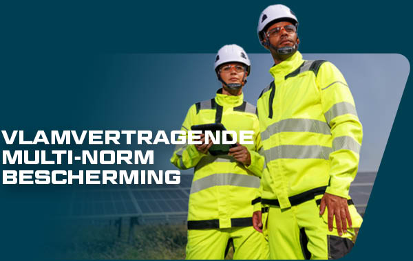 Afbeelding van twee arbeiders in gele veiligheidskleding met witte helmen. Op de achtergrond is een fotovoltaïsch systeem te zien. "Vlamvertragende multinorm bescherming" is de kop in witte blokletters boven de afbeelding.