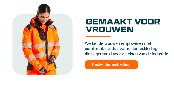 Link naar onze catalogus met werkkleding voor dames met een voorbeeldafbeelding van een vrouw in opvallende feloranje kleding.